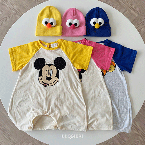 [Same-day delivery] Goose suit set.